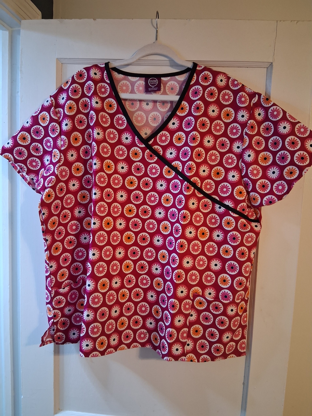 Women's Divine Curves Floral-Print Scrub Top Size 3X